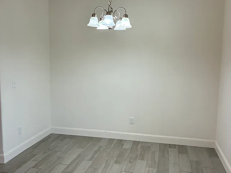 1110 Matthew Cir — Photo 2