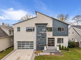 211 N Washington Ave, Royal Oak, MI 48067