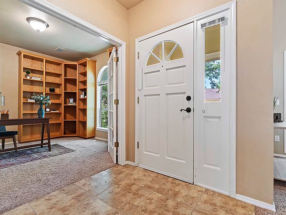 3rd image of 6043 N Fountain Ln