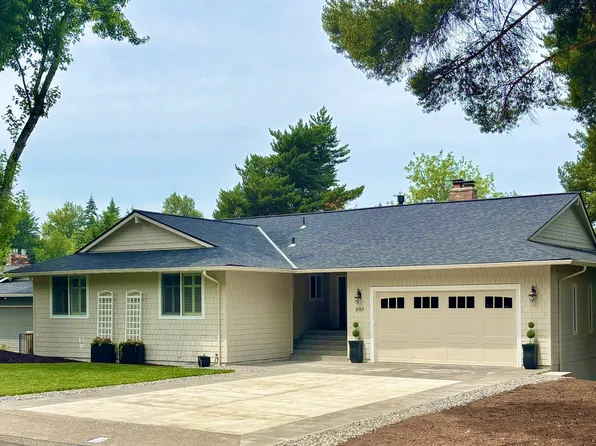 2157 Wembley Pl, Lake Oswego, OR 97034