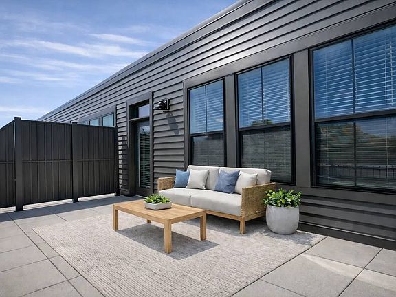 5th image of 815 E Long St #217