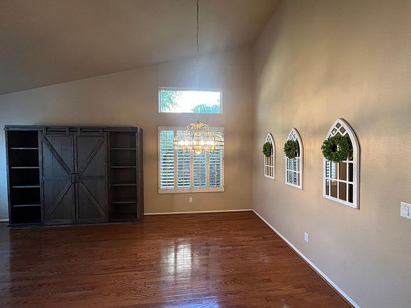 3rd image of 5881 W Park Ave