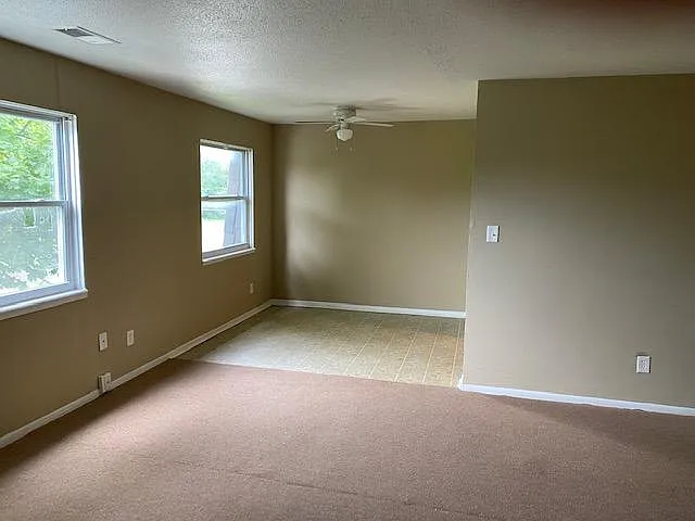 2 bed, 750 sqft, $795 — Photo 2