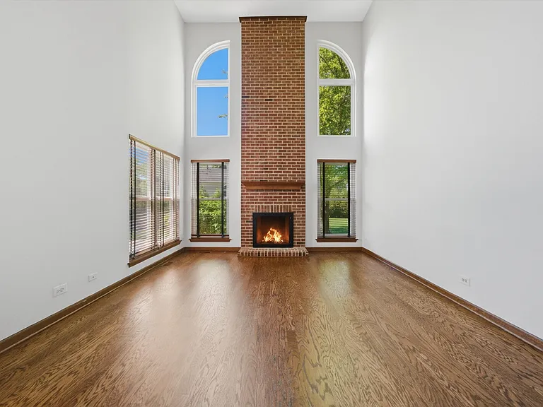 854 Deep Woods Ct — Photo 7