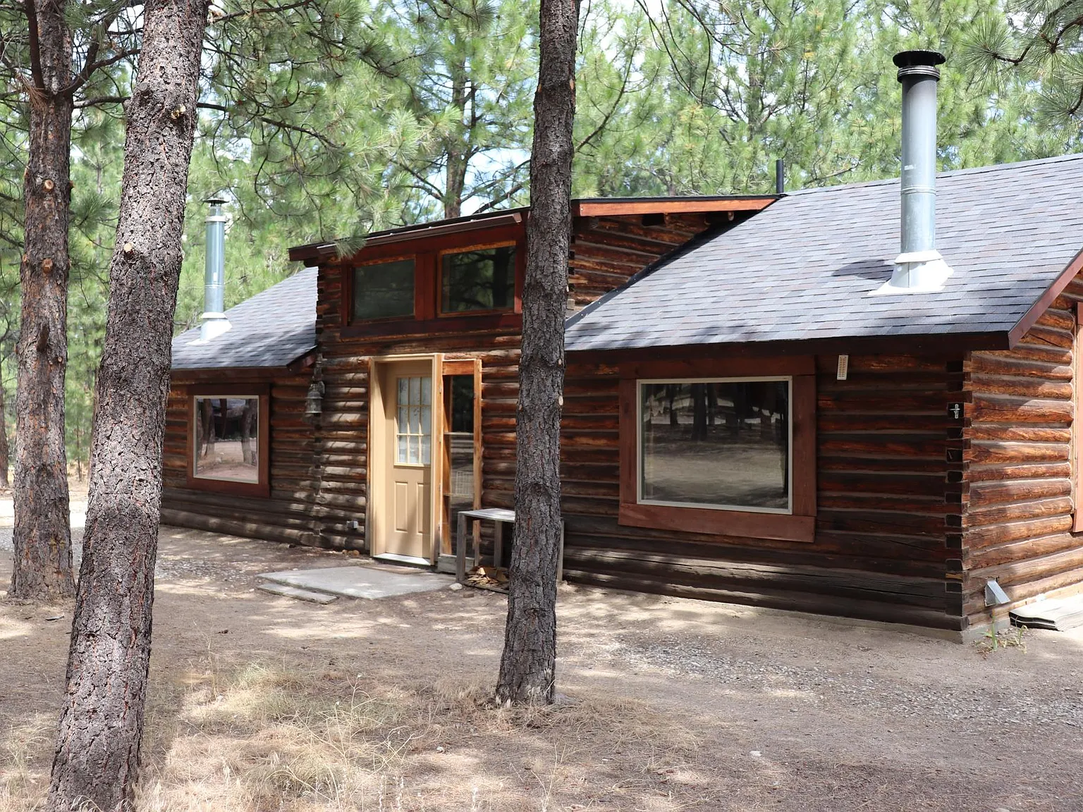1831 Mountain Meadow Ln — Photo 1