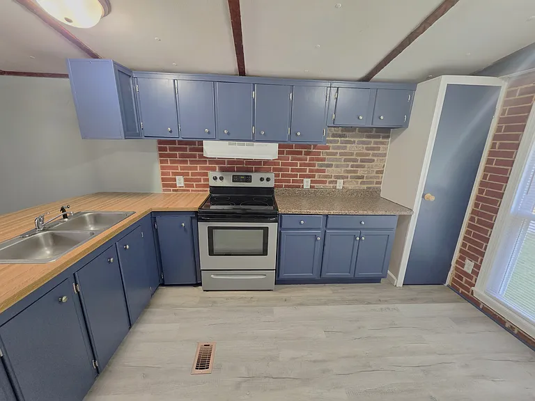1335 Singing Pines Dr — Photo 7