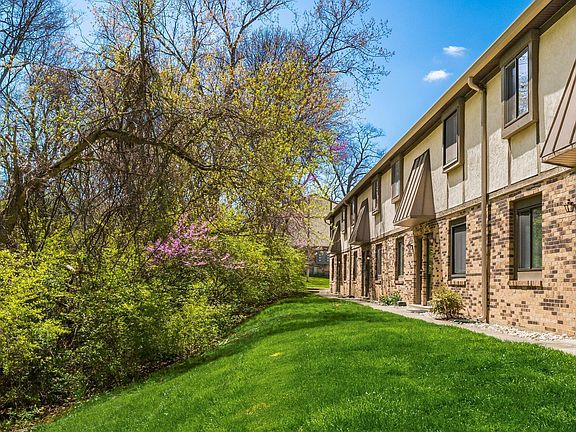5th image of 3215 Summerdale Ln #56