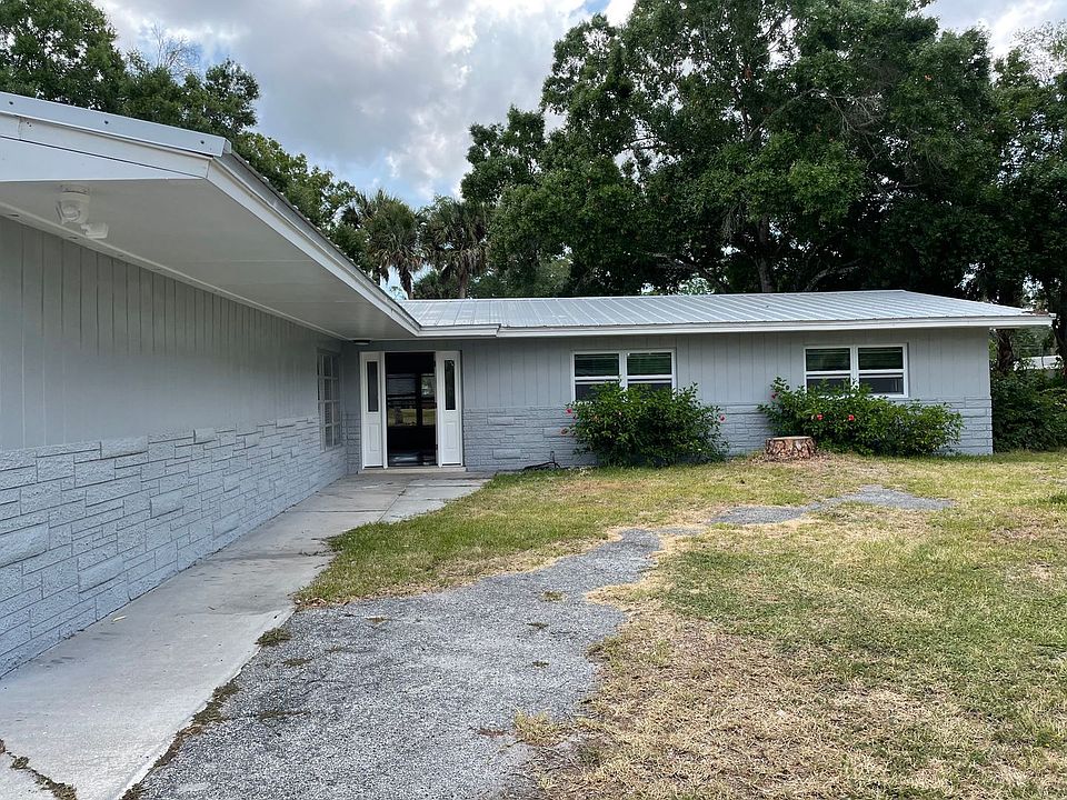 1st image of 296 Woodland Dr