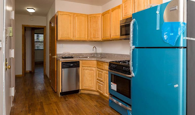 1st image of 422 Lafayette Ave #2A