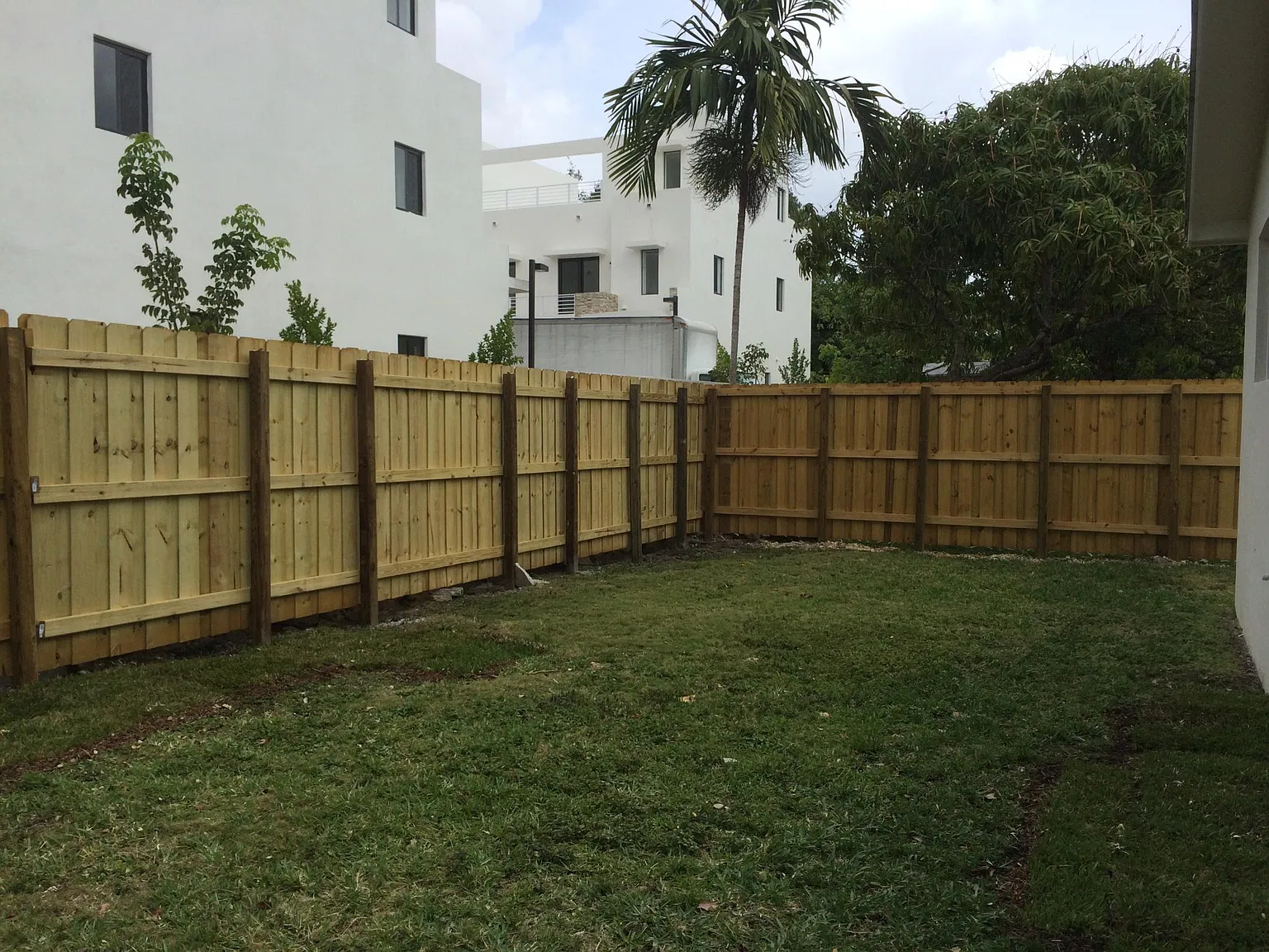 2 bed, 850 sqft, $2,600 — Photo 2