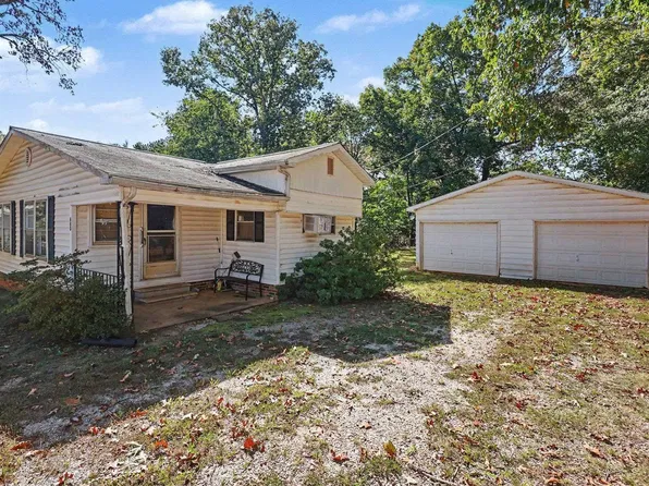 660 Neighborhood Rd, Wellford, SC 29385