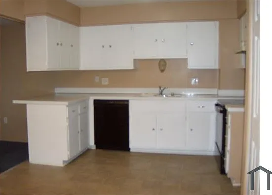 15120 W Nine Mile Rd — Photo 12