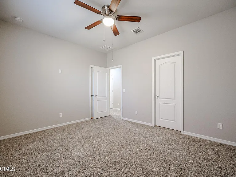 7009 S 78th Dr — Photo 19