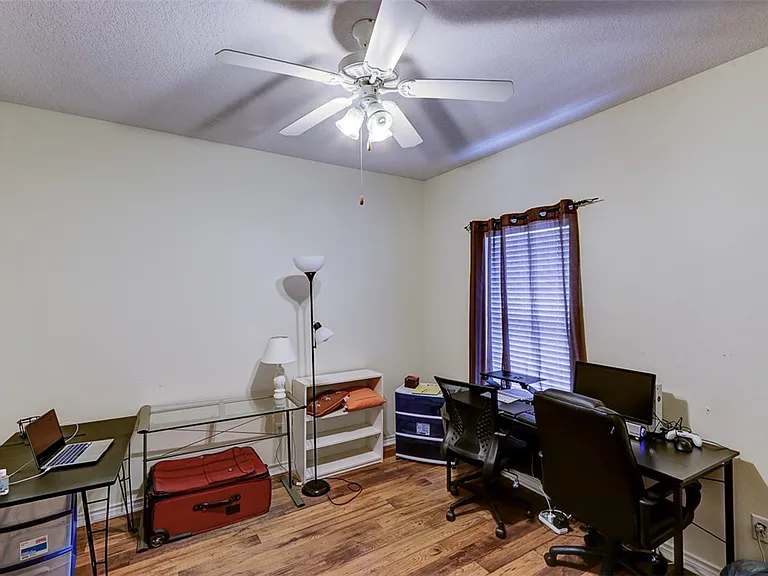 217 Navarro Dr — Photo 9