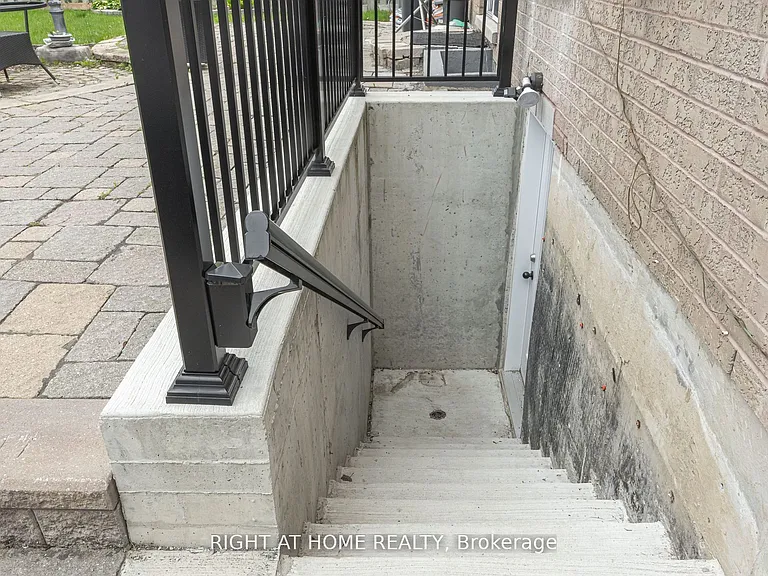 40 Sabbe Cres #BASEMENT — Photo 4