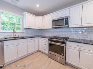 244 Tulip Ln, Freehold, NJ 07728