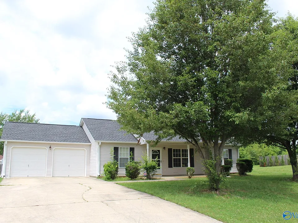 155 Fox Chase Trl