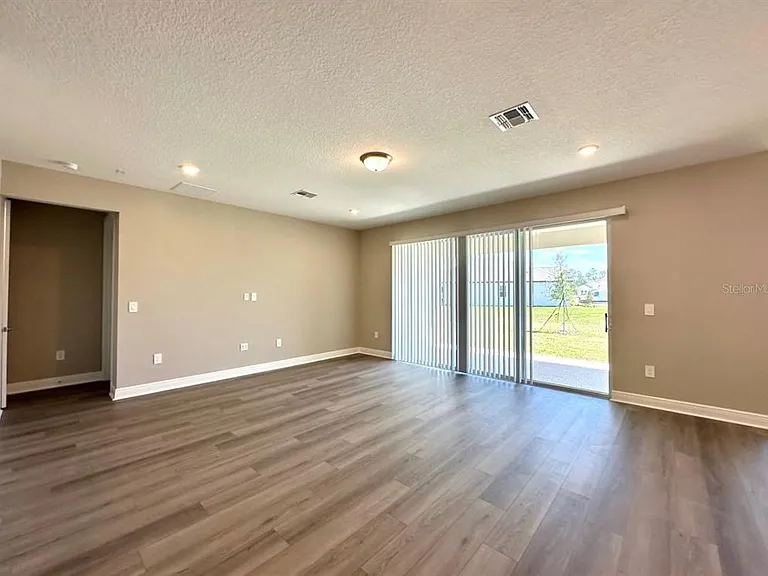 2122 Divot Dr — Photo 10