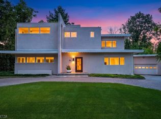 94 Oakwood Dr, New Providence, NJ 07974