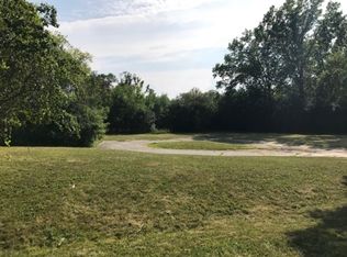 2064 Norfork Rd, Northfield, IL 60093