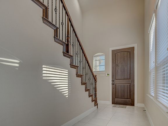 4th image of 1504 Lauren Creek Ln