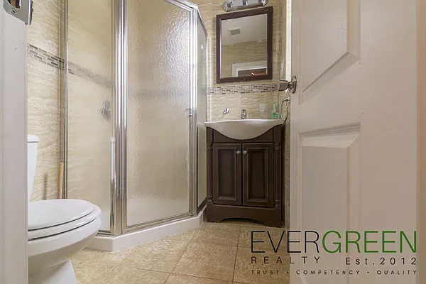 Rented by Evergreen Apartments BK | media 13