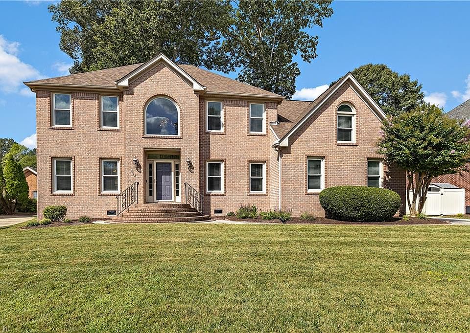 1st image of 812 Brookside Arch