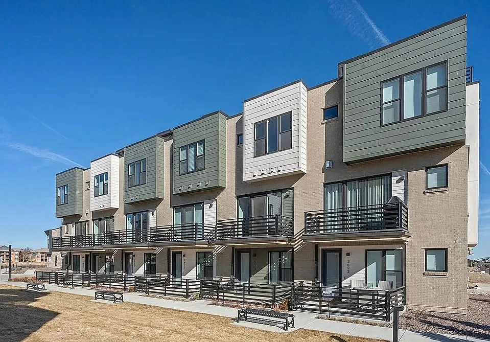 2 bed, 1451 sqft, $3,495 — Photo 1
