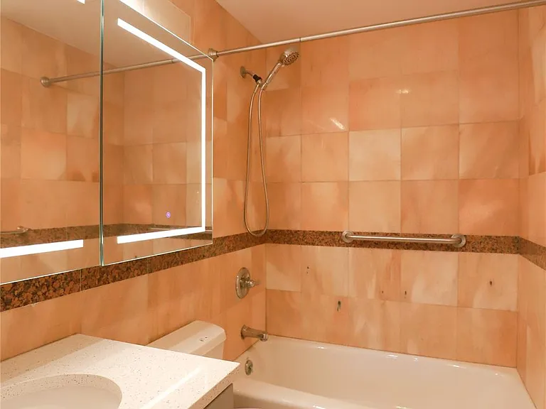 41 Five College Point Blvd #5I — Photo 9