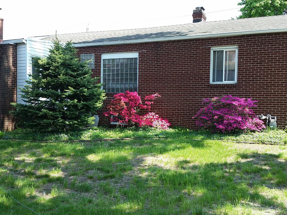 2nd image of 67 Woodside Ave