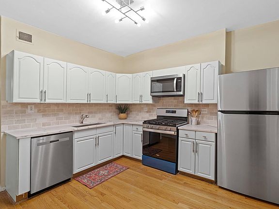 4th image of 2323 N Albany Ave #2