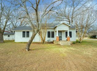269 N Avenue F, Crawford, TX 76638