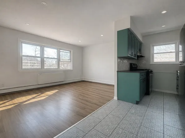 1726 Plainview Ave Floor 3, Far Rockaway, NY 11691