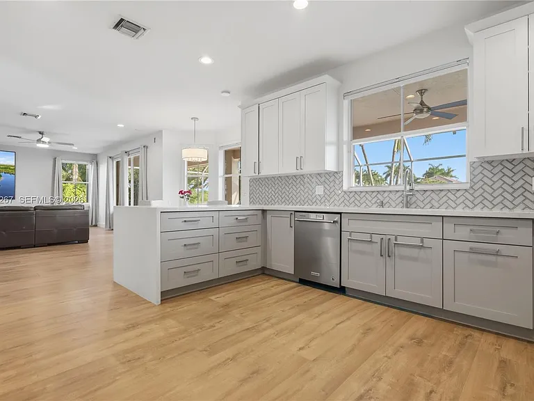 1419 Crossbill Ct — Photo 13