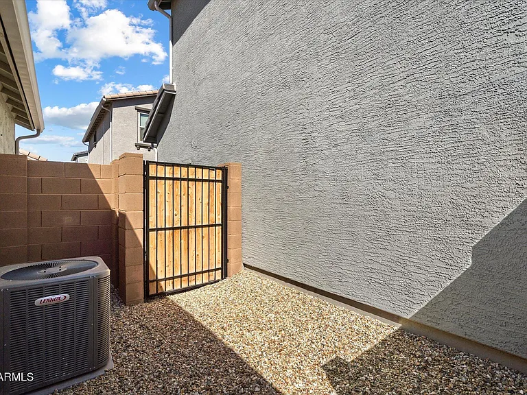 25101 N 141st Ave — Photo 21