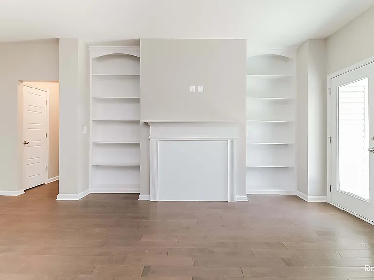 147 Forsyth Pkwy — Photo 5