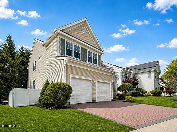 3rd image of 315 Wedgewood Road