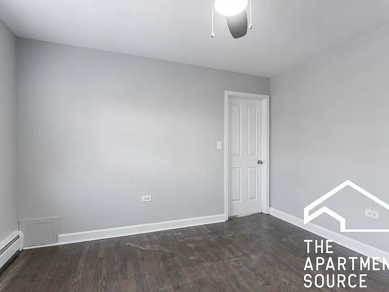 1321 W Sherwin Ave #GB — Photo 2