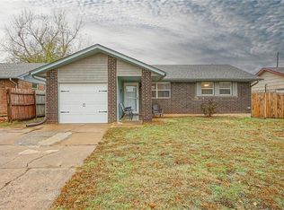 1021 NW 28th St, Moore, OK 73160