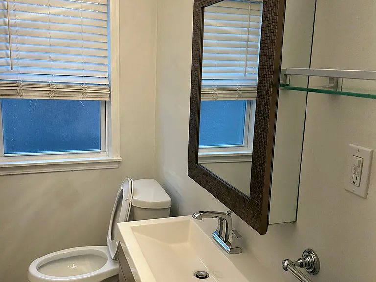 21663 Newcastle Rd — Photo 2