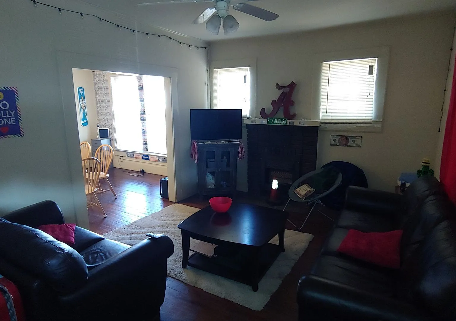4 Bedroom on Campus - great Location — Photo 2