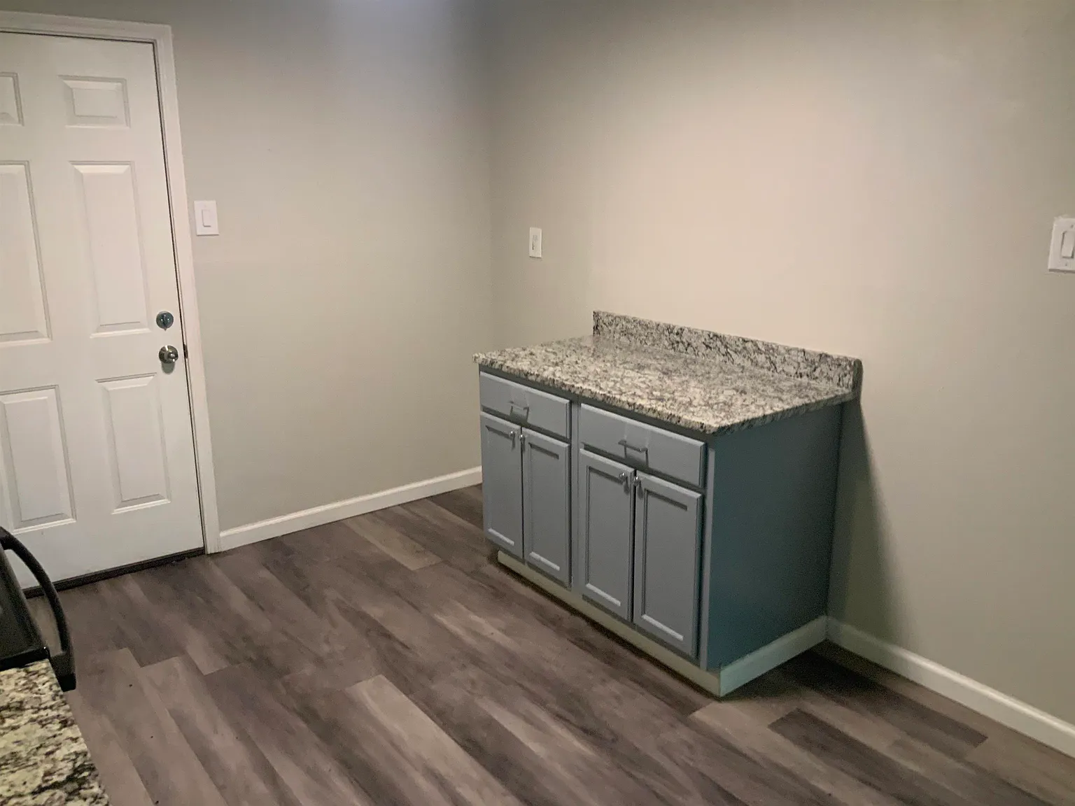 2 bed, 1.0 bath, $850 — Photo 3