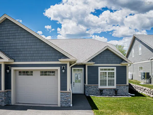 4 White Rd, East Hants, NS B2T 1L4