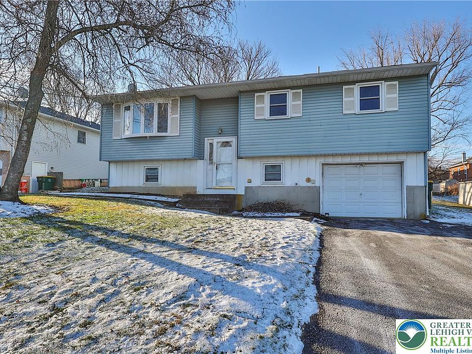 1st image of 305 Carbon St