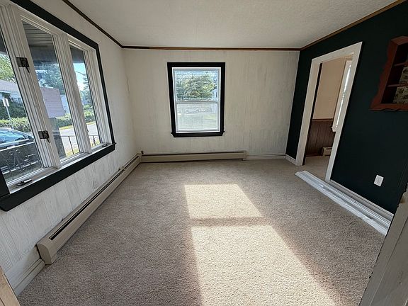 4th image of 61 Thornton Ave