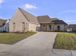 124 Lake Crest Dr, Madison, MS 39110