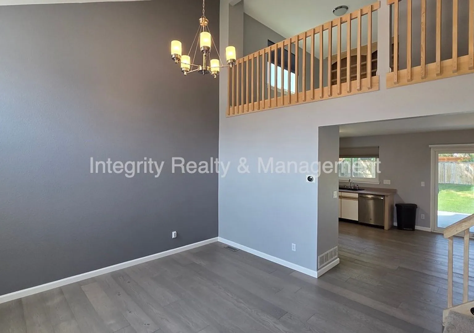 3 Bed/3.5 Bath, 2296 Sqft - 5056 Weeping Willow Cir — Photo 4