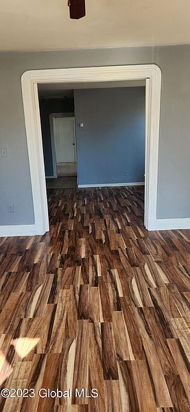 4th image of 402 Summit Avenue