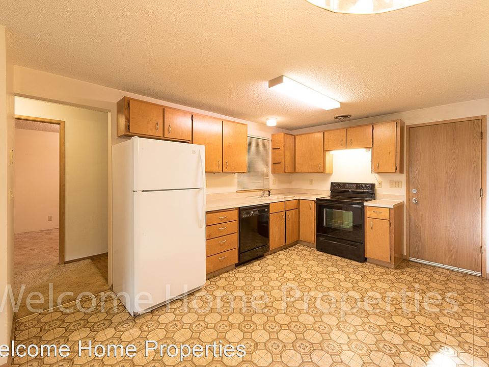 1st image of 253 NE Damson Pl APT 1