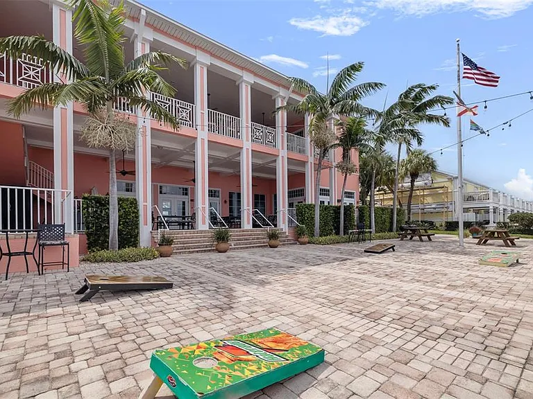 5266 Beach Dr SE #B — Photo 21